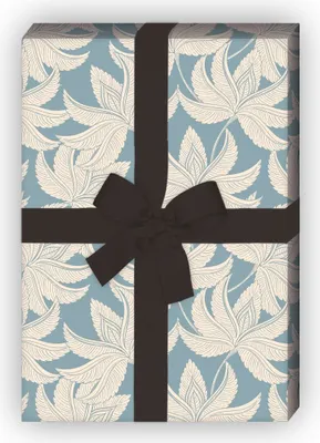 Produktbild von Schickes Vintage Geschenkpapier zum Einpacken mit Retro Blättern, hellblau - G10263, 32 x 48cm