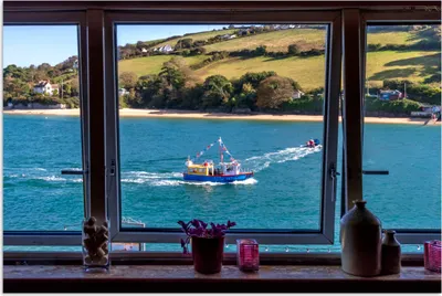 Produktbild von MuchoWow® Poster Blick auf das Meer und ein Boot 60x40 cm - Schlafzimmerdekoration
