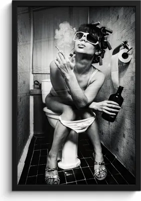 Produktbild von MuchoWow® MuchoWow® Gerahmtes Poster Frau - Vintage - Lockenwickler - Toilette - Zigarette 40x60 cm - Poster mit zchwarzem Bilderrahmen - Papierdruck - Wandbilder