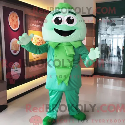 Productafbeelding van Mascottekarakter REDBROKOLY van een groene dim sum gekleed met een playsuit en manchetknopen