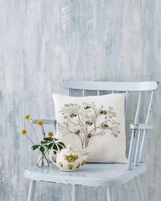 Image de Permin Kit de broderie au point de croix Coussin devant "Abeilles", motif à compter, 40x40cm