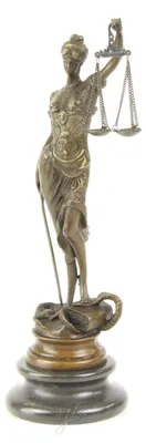 Productafbeelding van Een Bronzen Beeld Van Vrouwe Justitia