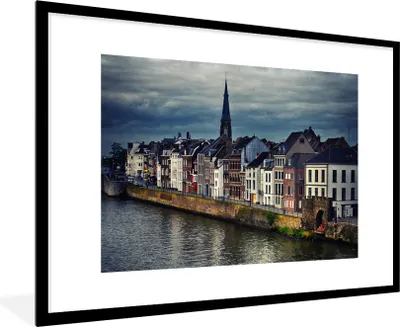 Produktbild von MuchoWow® Gerahmtes Poster Skyline - Haus - Maastricht 90x60 cm - Poster mit Schwarzem Bilderrahmen Wandposter Rahmen Foto Bilder - Wanddekoration - Fotos