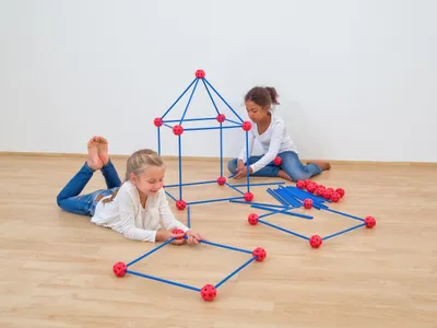 Image de Construire une grande structure ou une tente - XXL 49 poteaux et 28 balles