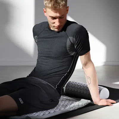 Produktbild von Navaris 2in1 Akupressur Massage Set - Akupressurmatte und Kissen mit Tasche - Akupressur Matte und Kopfkissen - Nadelmatte Grau