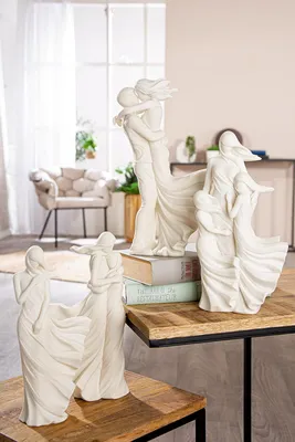 Imagen del producto de Figura decorativa, familia, "Familia en el viento", resina, blanco, paquete de 2, largo: 8.5 cm, ancho: 15 cm, alto: 28.5 cm, código: 58853, EAN: 4063387588536