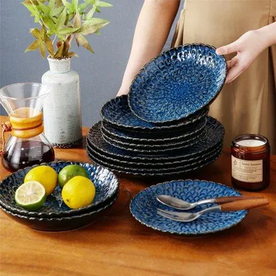Produktbild von Blauem Porzellan Geschirr-Set für 6 Personen