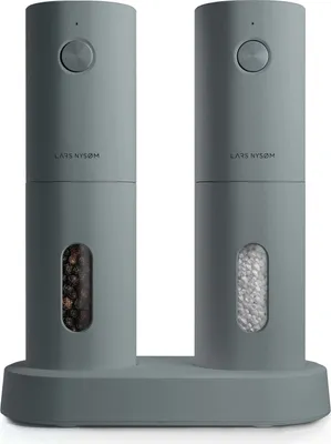 Produktbild von LARS NYSØM Salz und Pfeffer Mühle Elektrisch | 2er Set mit einstellbarem Keramik-Mahlwerk von grob bis fein I Gewürzmühlenset Automatisch (Cool Grey)