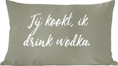 Produktbild von MuchoWow® Zierkissen Sofakissen Wohnzimmer Dekokissen 50x30 cm Sprichwörter - Zitate - Du kochst, ich trinke Wodka - Trinken - Kochen - Wohnzimmerdekoration - Polster mit Photo