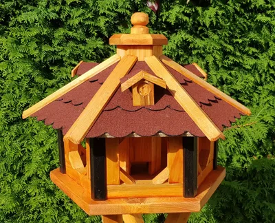 Obrázek produktu pro Ptačí budka červená velikost L typ 9 ze dřeva 48x33 cm NOVINKA
