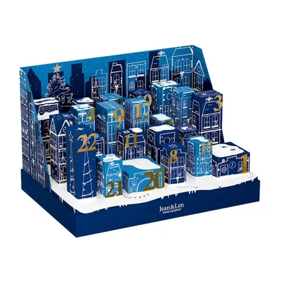 Produktbild von Jean & Len Adventskalender 2025 mit 3D DIY-Szenerie, zwei Rosemary & Ginger Limited Editions,exklusiver Duft,Originalgrößen,Jahreskalender & Notizbuch