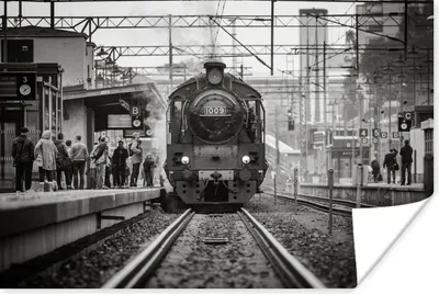 Produktbild von MuchoWow® Poster Schwarz-Weiß-Fotografie eines Dampfzuges in einem Bahnhof 120x80 cm - Bilder