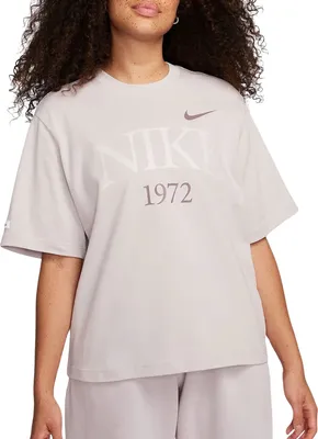 Image de Nike Sportswear Classic Shirt Damen