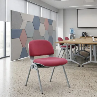 Obrázok produktu pre Seminárna stolička s červeným sedákom a ergonomickou opierkou chrbta