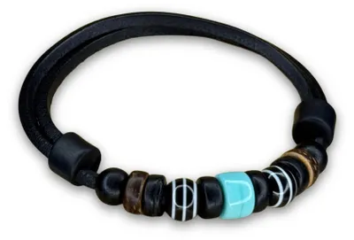 Produktbild von HANA LIMA | Trend Leder Armband mit türkiser Glas Perle für Herren und Damen | Surferarmband