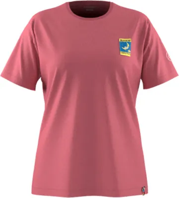 Rosa Moon Climb T-Shirt von La Sportiva mit Logo auf der linken Brustseite.