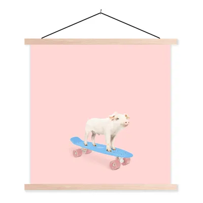 Produktbild von MuchoWow® Textilposter Schwein - Rosa - Skateboard - Blau - Tiere 120x120 cm mit holzfarbenen Rahmen - Textil-Poster