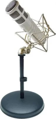 Produktbild von Rode Podcaster Mikrofon mit Spinne mit Tisch-Stativ