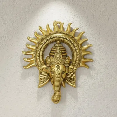 Goldene Ganesha-Wanddekoration – handgefertigt, 23x19,5 cm, Metall