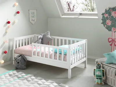 Produktbild von Vipack - Juniorbett mit Liegefläche 70 x 140 cm, Umrandung mit senkrechten Sprossen, Ausf. Kiefer massiv weiß lackiert