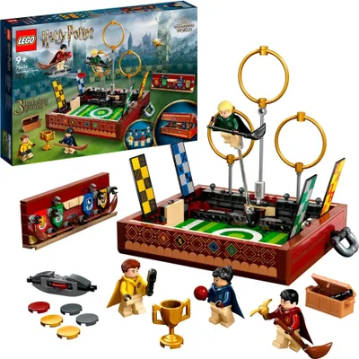 Produktbild von LEGO® Harry Potter™ 76416 Koffer mit Quidditch-Spielfeld