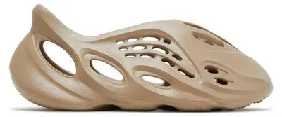 Produktbild von adidas Yeezy Foam RNNR Mist Schuh aus EVA-Schaum und Algenmischung Größe EU 39