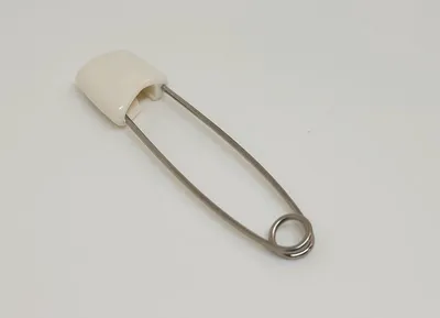 Produktbild von Jumadas - 5 Sicherheitsnadeln - Mit Schutzkappe - Weiß - 5,4 cm - Babysicherheit - Sicher