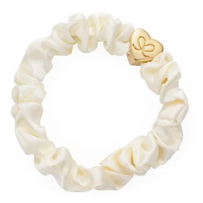 Produktbild von By Eloise London Gold Heart Silk Scrunchie Cream