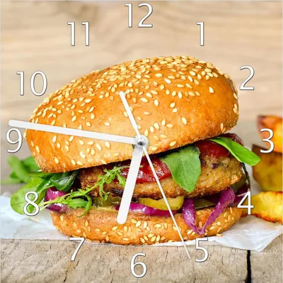 Produktbild von Wallario Design Wanduhr Burger mit frischem Salat und Pommes aus Echtglas, Größe 20 x 20 cm