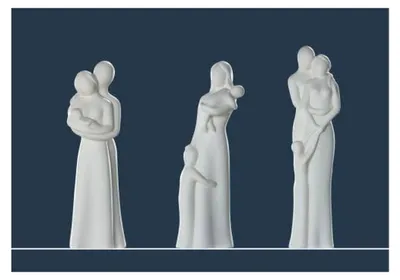 Produktbild von Skulptur Elternpaar mit Baby, 32 cm, Creme