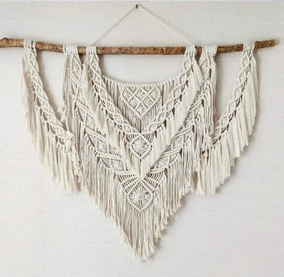Image de Ibenzoa® : Tenture murale en macramé, fabriquée à partir de corde de coton 100% naturelle et agrémentée de bois flotté. Décoration murale bohème, dimensions 90 x 90 cm, idéale pour les chambres et les mariages