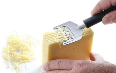 Image de Râpe à fromage 175 x 75 x (H) 15 mm - Noir - Accessoire de cuisine pour râper le fromage