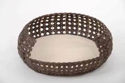 Image de Panier pour chat ANNABELLA en polyrotin tressé marron avec coussin moelleux, taille : taille 2