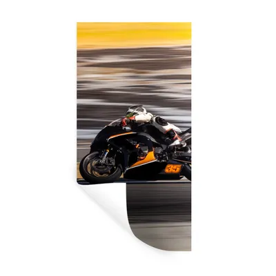 Produktbild von MuchoWow® Wandtattoo Wandsticker Wandaufkleber Ein superschnelles Motorrad am Wasser 80x160 cm Selbstklebend und Repositionierbar - Sticker - Dekorfolie