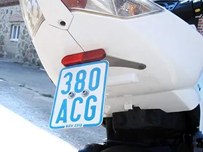 Zdjęcie produktu dla Uchwyt tablicy rejestracyjnej, pasujący do skutera Peugeot Jetforce C Tech 50 cm3