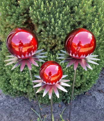 Produktbild von Blütenzauber Milano 3er Set Rosenkugel 15/15/10 cm Edelstahl rot matt gebürstet Gartenstecker Deko mit Stab 80 cm