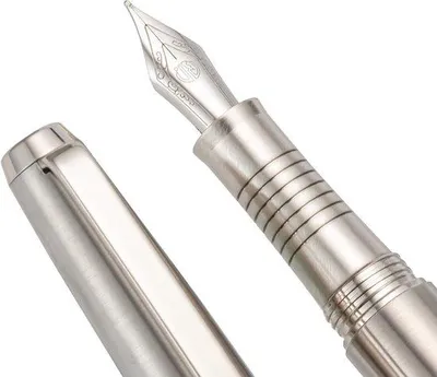 Produktbild von Famanu Füllfederhalter mit Iridiumfeinspitze - Metallbox