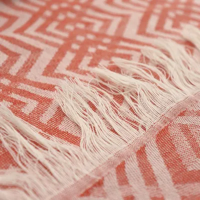 Productafbeelding van Biederlack plaid, model Cameo, half-linnen, kleur koraal, afmetingen 130x180 cm