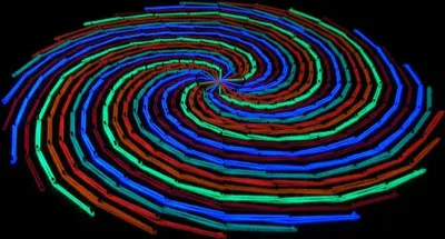 Produktbild von PSYWORK Schwarzlicht 2D StringArt Spirale "Hypnotic", 42cm