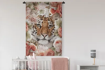 Produktbild von MuchoWow® Wandteppich Wandbehang Tiger - Blumen - Porträt 90x135 cm Tapisserie Dekoration Wandtuch - Baumwolle - Wandskulptur