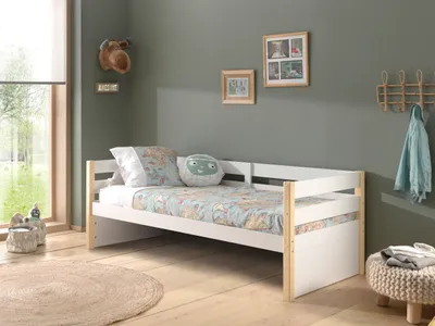 Produktbild von Vipack - Kojen Bett Margrit mit Umrandung u. Rolllattenrost, Liegefläche 90 x 200, Ausf. Weiß lackiert, Bettpfosten Kiefer natur lackiert