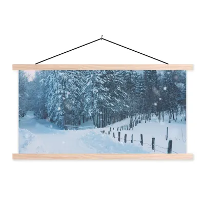 Produktbild von MuchoWow® Textilposter Wald - Schnee - Winter 60x30 cm mit holzfarbenen Rahmen - Dekoration