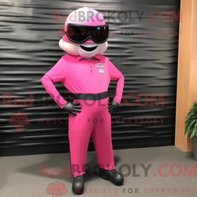 Produktbild von Maskottchen-Charakter REDBROKOLY eines rosa American-Football-Helms mit Overall und Sonnenbrille