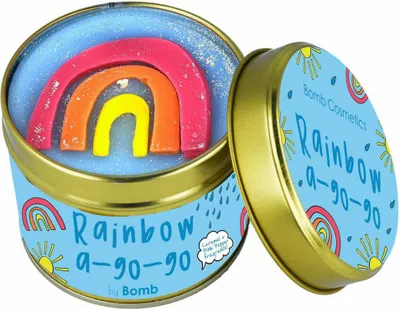 Produktbild von Bomb Cosmetics Duftkerze Scent Stories in Dose Rainbow a-go-go, Dosenkerze, Hellblau, PRAIGOG04