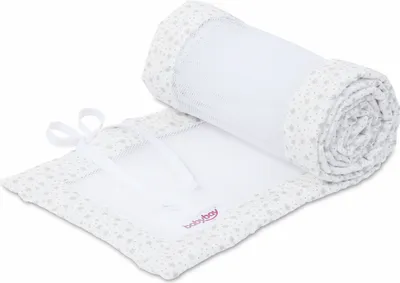 Produktbild von babybay Nestchen Mesh passend für Modell Maxi, Boxspring, Comfort und Comfort Plus, weiß Glitzersterne silber