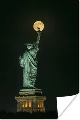 Produktbild von MuchoWow® Poster Freiheitsstatue - New York - Mond - Nacht 80x120 cm - Papierdruck