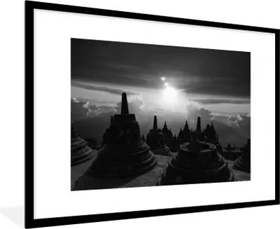 Produktbild von MuchoWow® MuchoWow® Gerahmtes Poster Indonesien - Sonne - Schwarz - Weiß 90x60 cm - Poster mit zchwarzem Bilderrahmen - Wanddekoration - Fotos