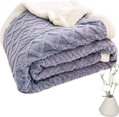 Produktbild von Unyqoos® Kuscheldecke 150×200 cm – Hellgrau, Plüsch - Wolle - Fleece Plaid | Weiche, Sofadecke für Sofa & Wohnzimmer