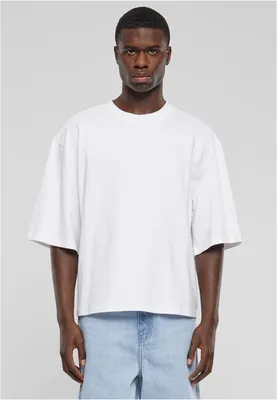 Immagine prodotto di T-shirt da uomo Urban Classics, modello oversize e corto, colore bianco - taglia S