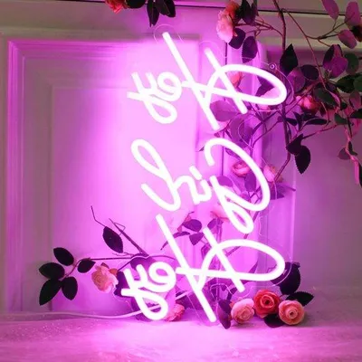 Obrázek produktu pro LED neonová tabule – neonové světlo červené barvy – dekorace do interiéru – ručně vyrobená z akrylu – rozměry 22 x 40 cm – červená barva
